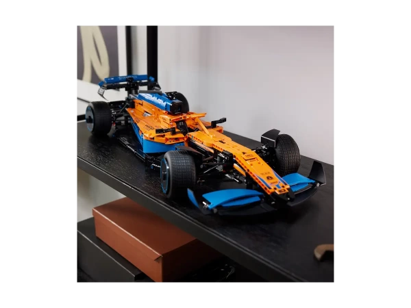 Гоночный автомобиль McLaren Formula 1 42141